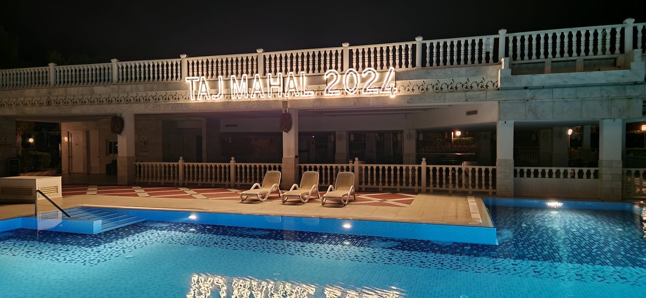 Pool Royal Taj Mahal Hotel