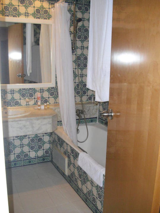 Abgewohntes Bad Hotel El Mouradi Palm Marina