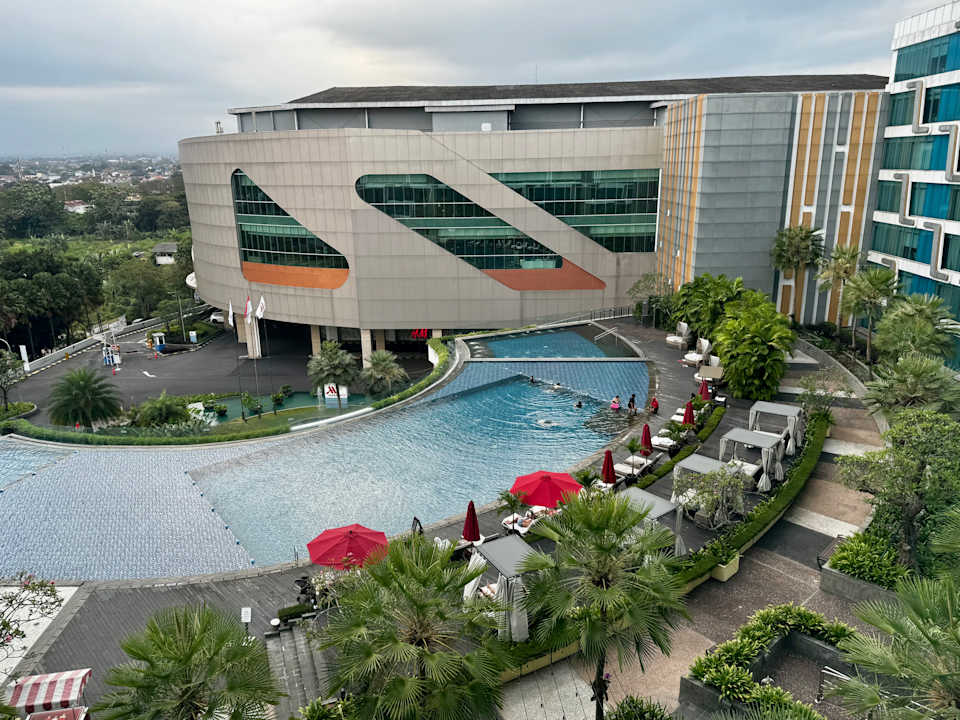 Pool Yogyakarta Marriott Hotel