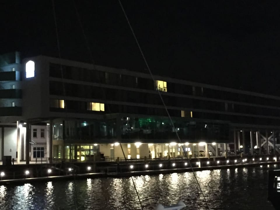 Nachtaufnahme Best Western Hotel Bremerhaven
