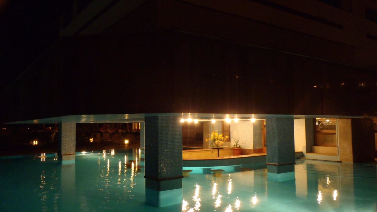 Abendliche Barstimmung Lahami Bay Beach Resort