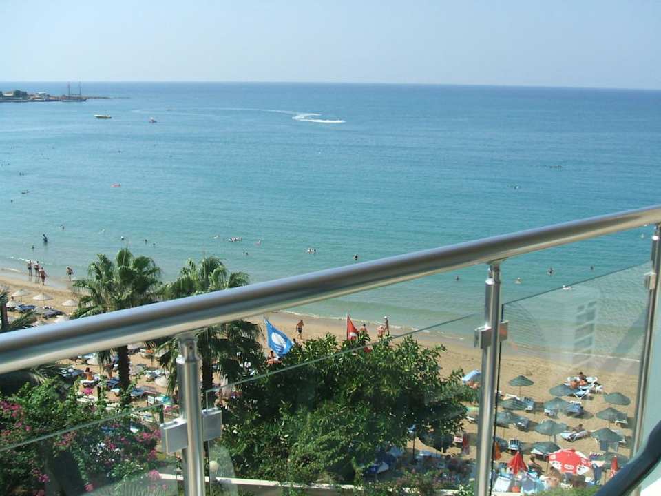 Vom Balkon Aska Hotel Just in Beach