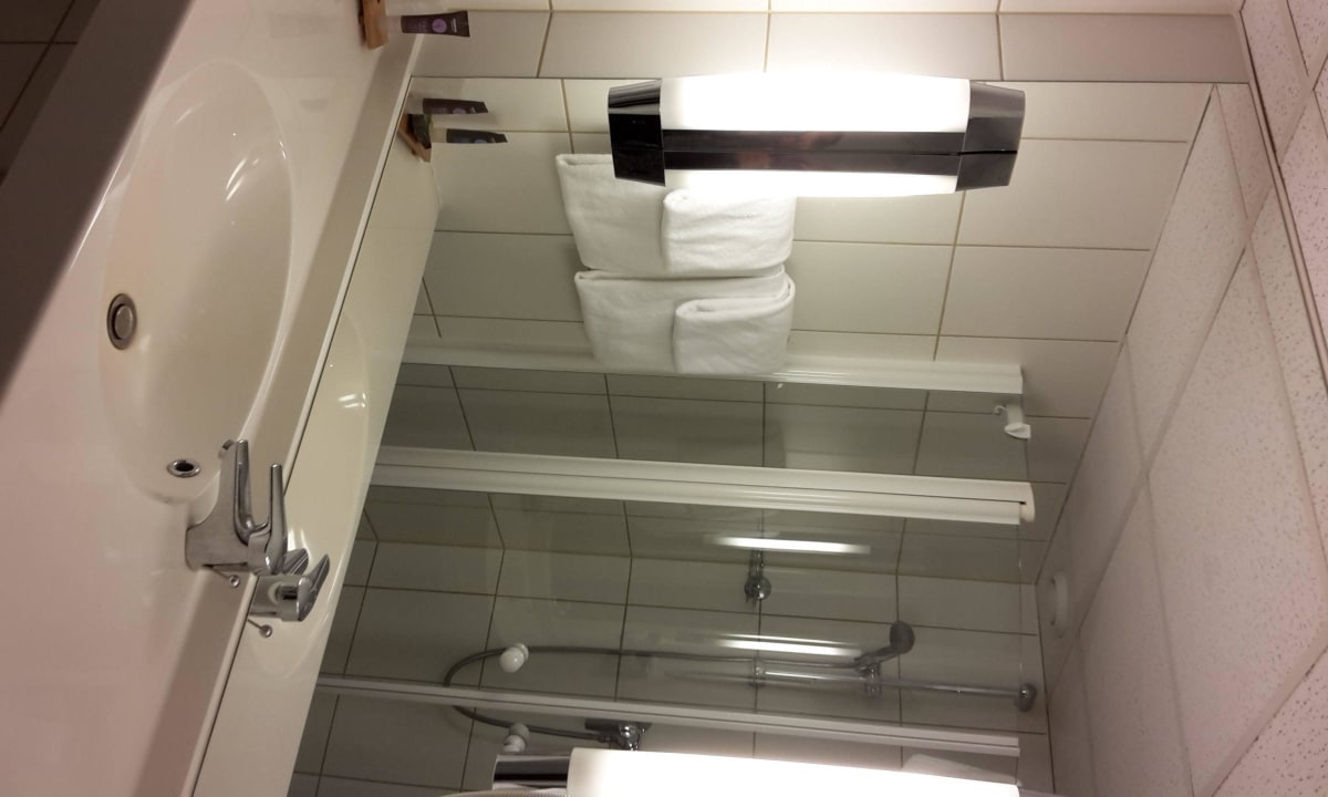 Modernes Bad Hotel Novotel Wroclaw