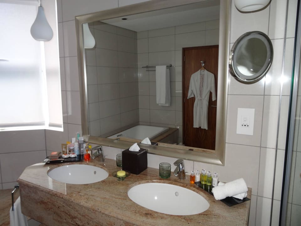 Grosses Badezimmer Sands Suites Resort & Spa