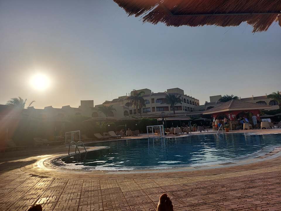 Pool Flamenco Beach & Resort