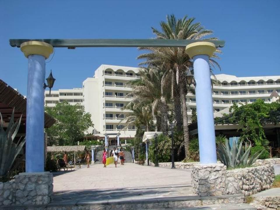 Eingangsbereich vom Strand zum Hotel Olympos Beach Hotel
