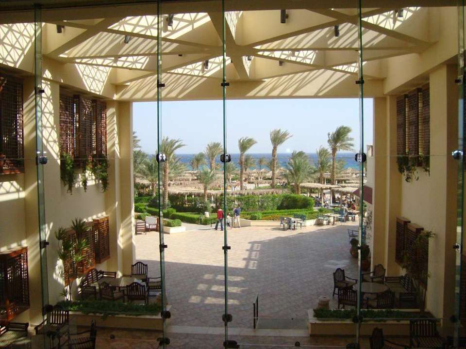 Widok z recepcji Aquis Taba Paradise Resort