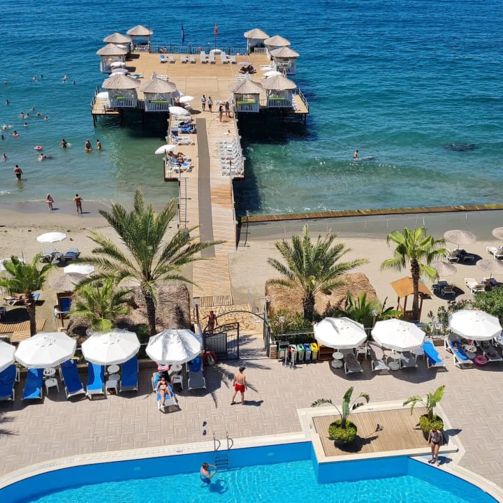 Strand Aria Resort & Spa