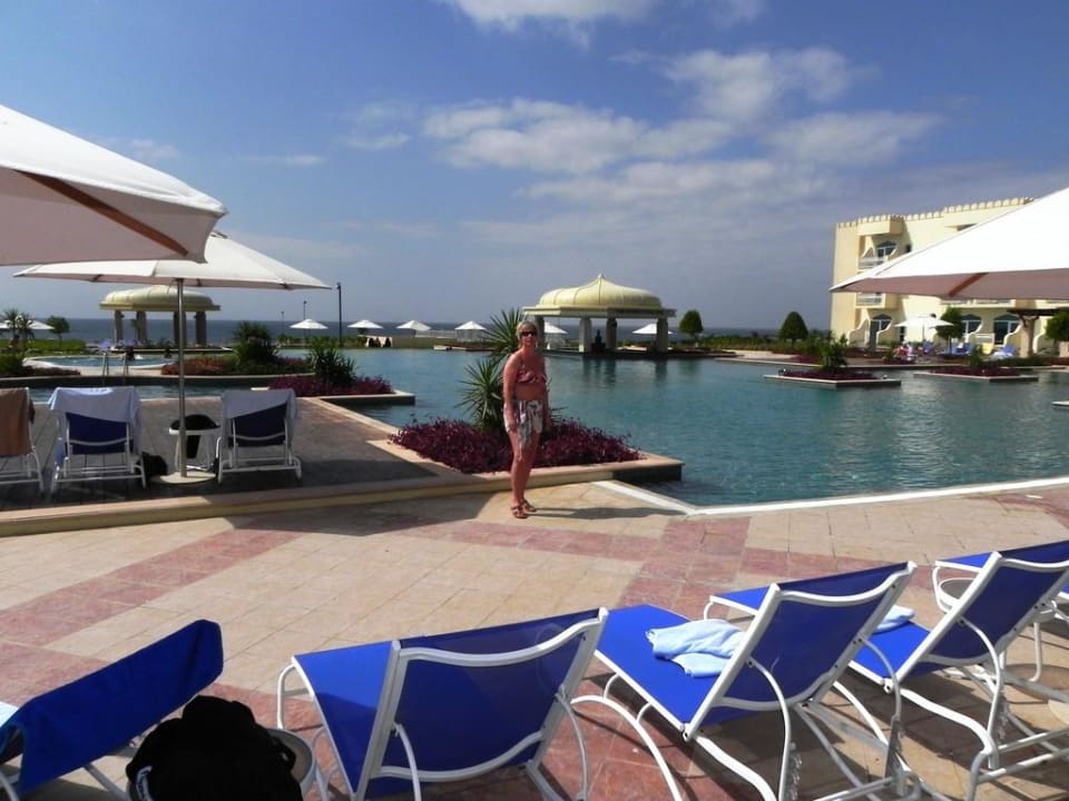 Pool Wyndham Garden Salalah Mirbat