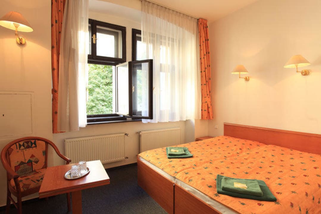 Standard double room  Hotel Amadeus Prague