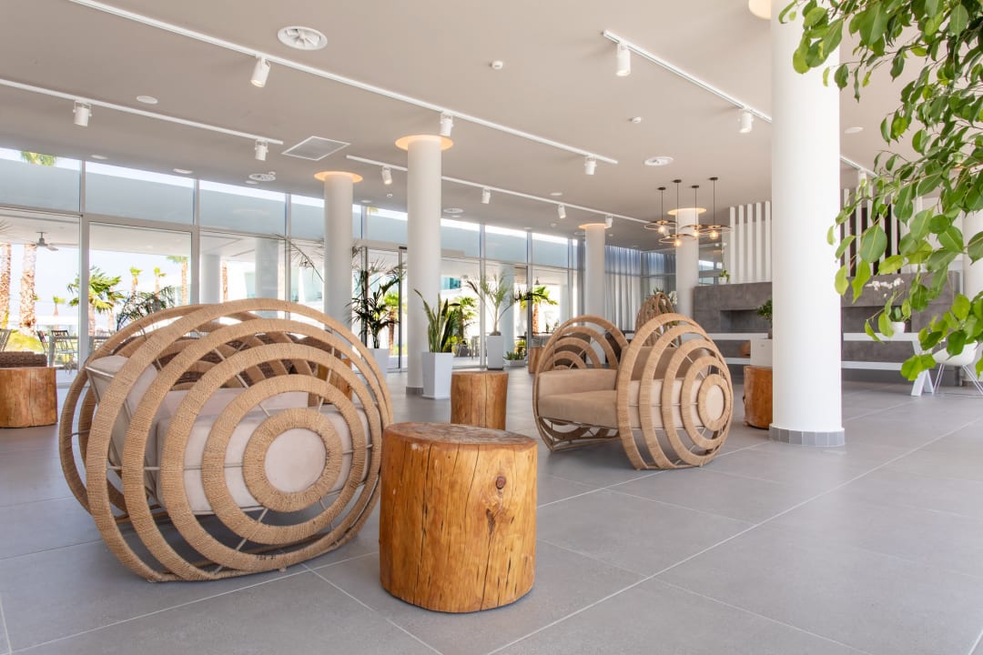 Lobby White Dreams Resort & Anex