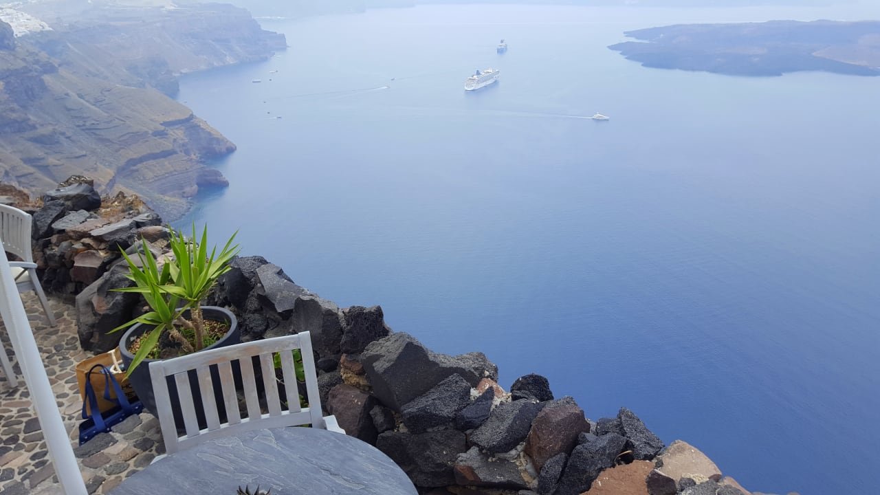 Blick auf den Anlegeort der Kreuzfahrtschiffe Honeymoon Petra Villas