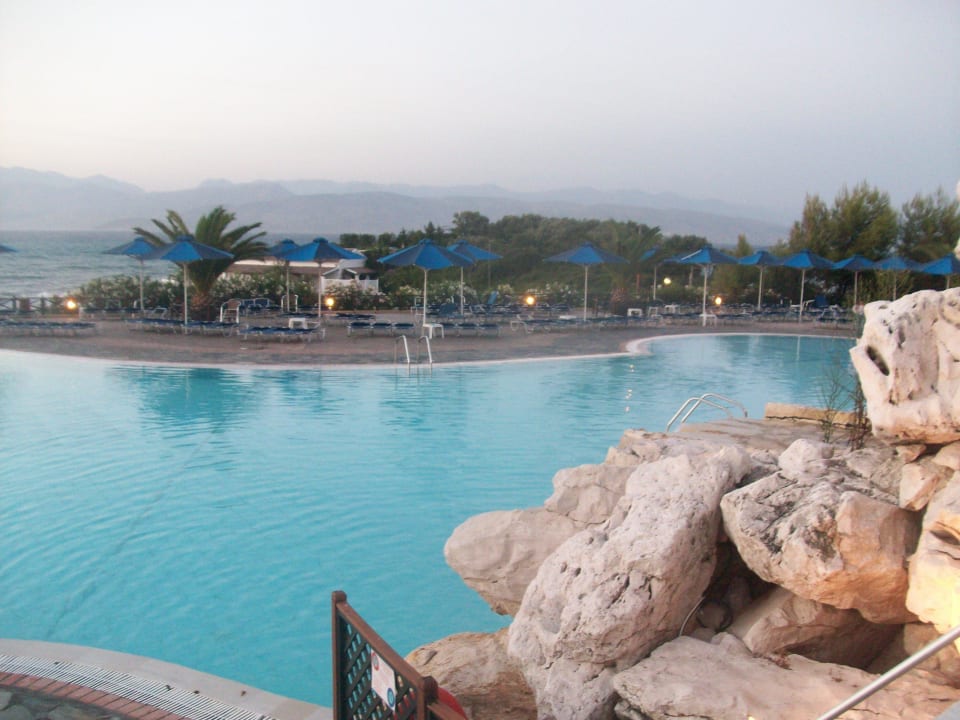 Großer Pool Hotel Mareblue Beach