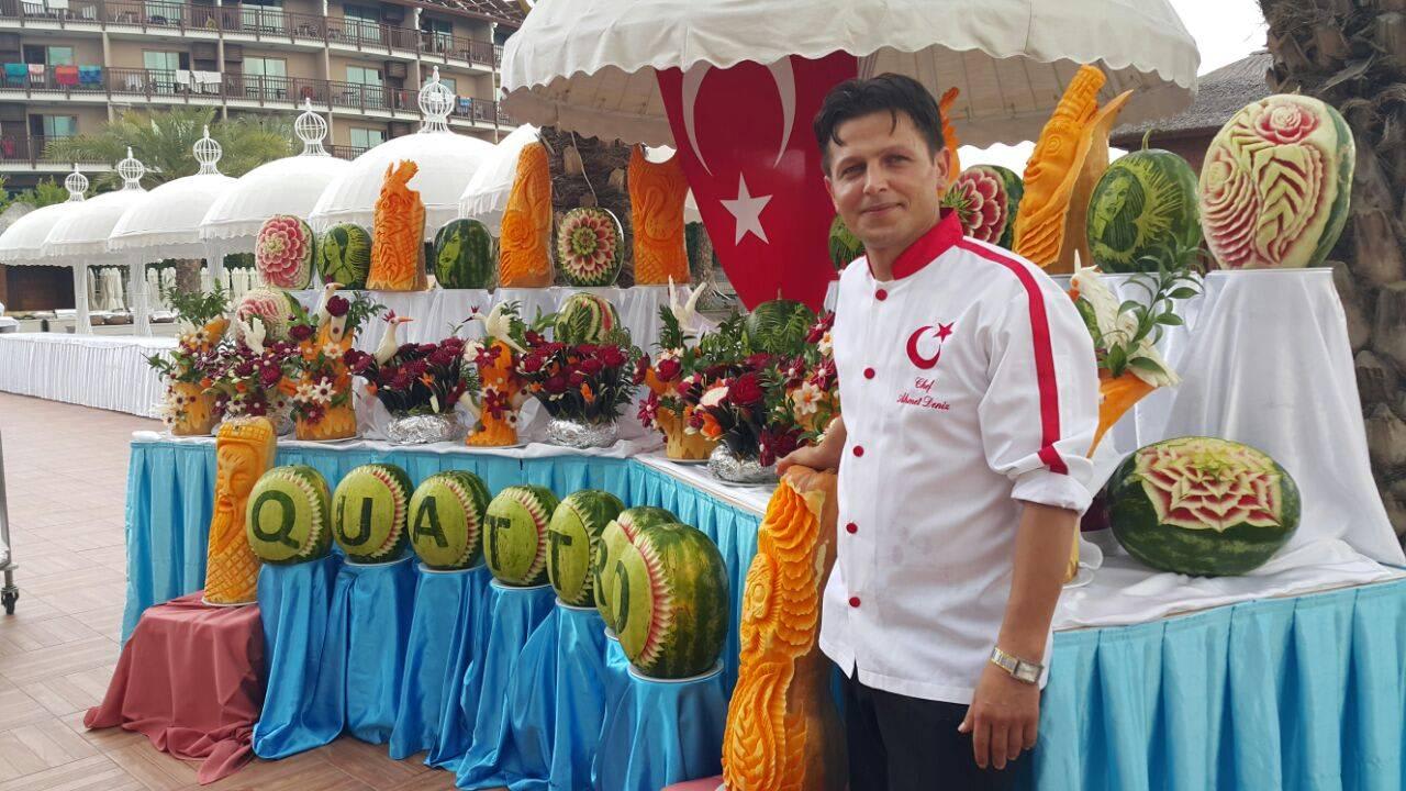 Спасибо нашему повару Ахмету - красивые декорации!  Quattro Beach Spa & Resort