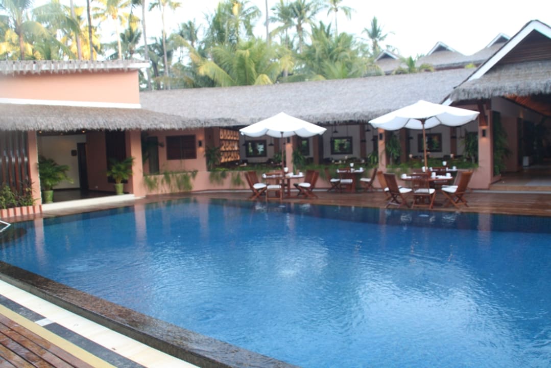 Pool Bayview - the beach resort