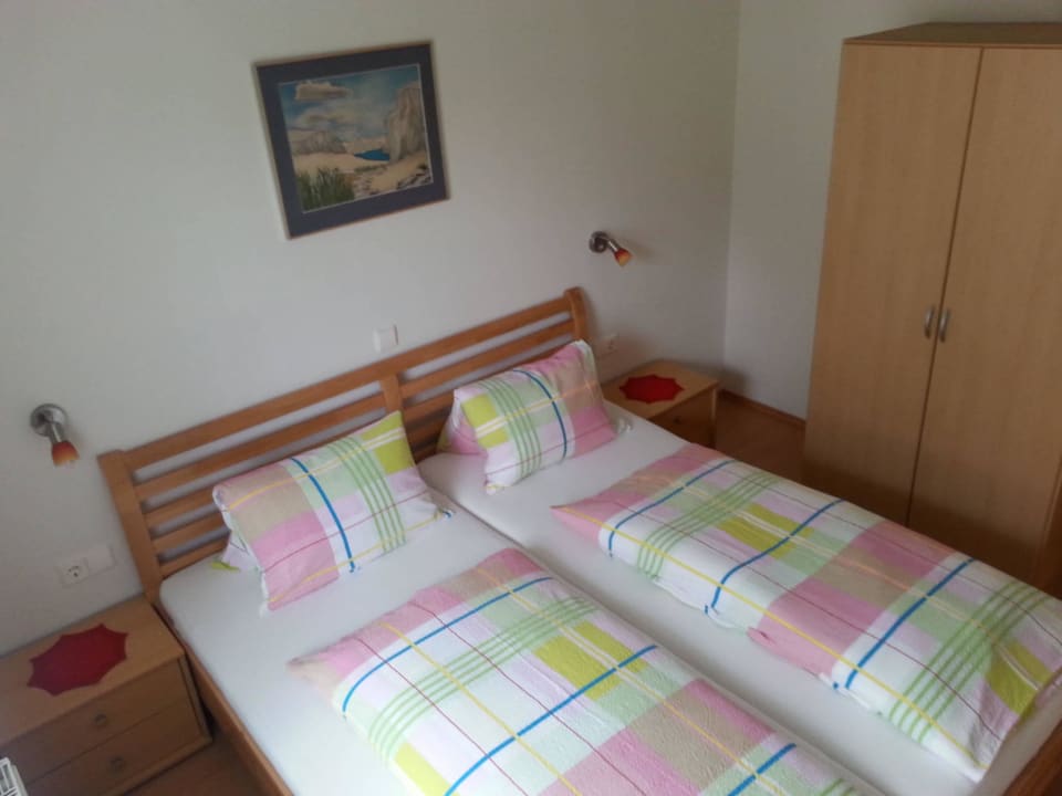 Schlafzimmer mit Doppelbett Apartment Katzer