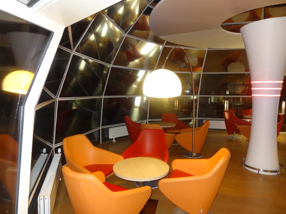 Hier kann man gemütlich sitzen Hotel Ibis Paris Tour Eiffel