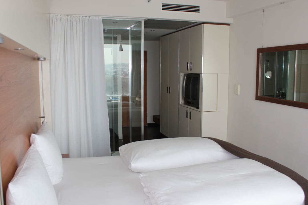 Blick ins Zimmer Occidental Dresden Newa