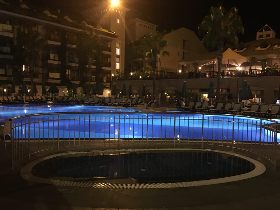 Pool Can Garden Resort