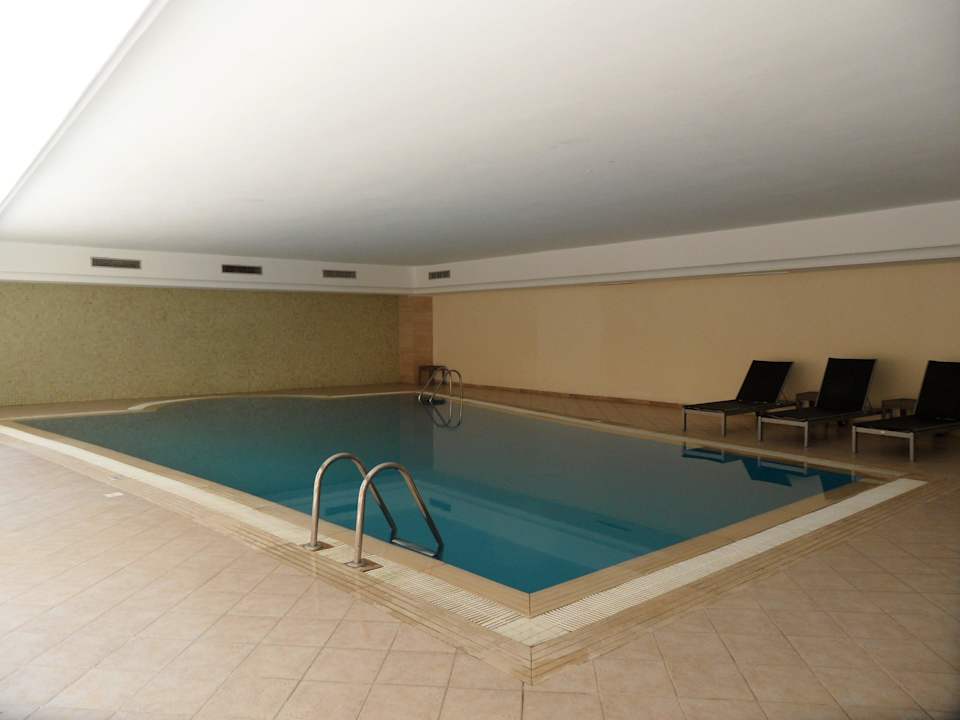 Die Indoorpool befindet sich im Wellnessbereich Hotel Rosa Beach