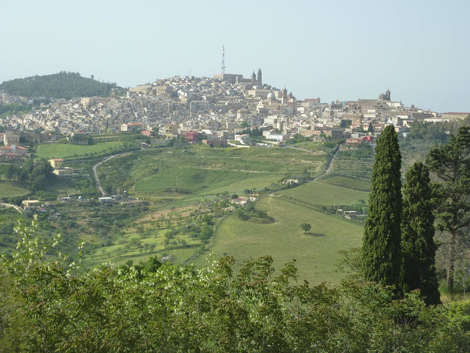 Vom Balkon auf Caltagirone NH Caltagirone Villa San Mauro