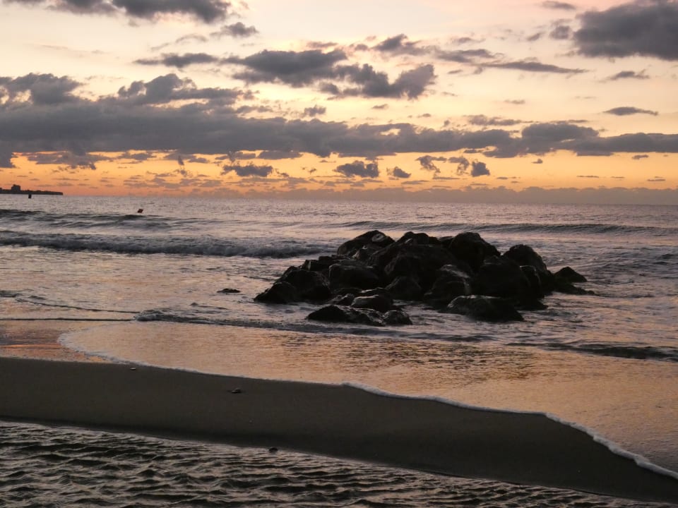 Strand Wave Resort