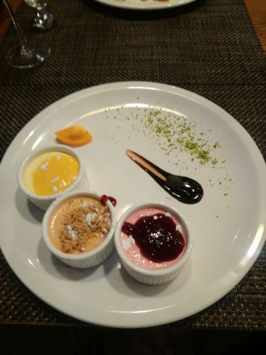 Gastro Acanthus Cennet Barut Collection