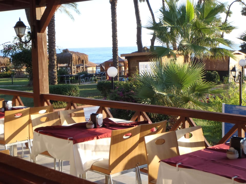 Blick vom Hauptrestaurant Crystal Aura