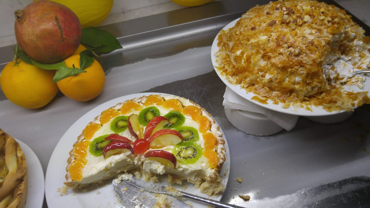 Tortenbüfett Amphora Hotel & Suites