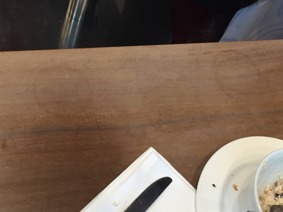 Tisch im Restaurant  Radisson Blu Hotel Frankfurt