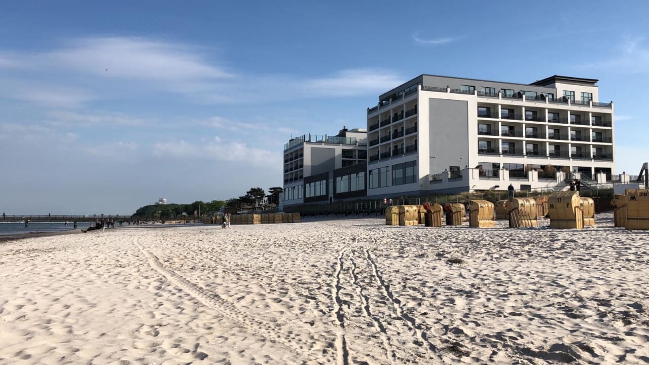 Strand Hotel Bayside
