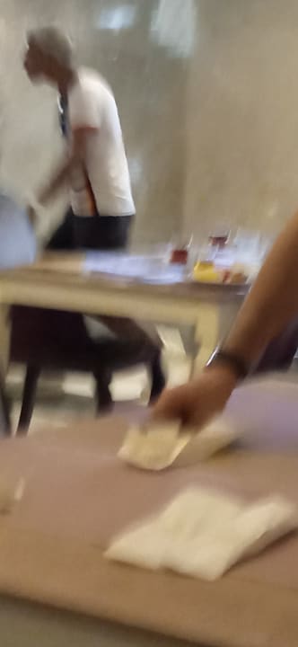 Gastro Well Palace Side