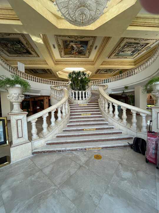 Lobby Hotel Titanic Palace