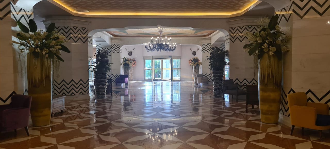 Lobby Royal Taj Mahal Hotel