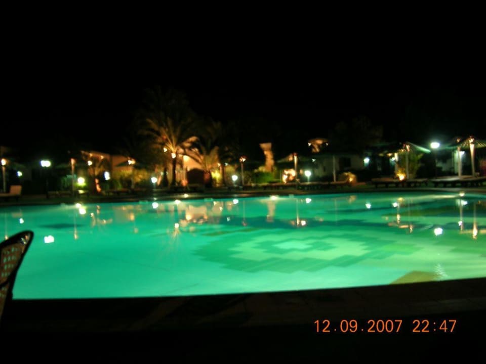 Pool bei Nacht  Ghazala Beach