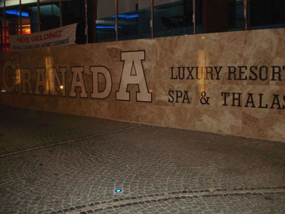 Einfahrt Granada Luxury Okurcalar