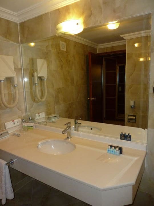 Bad wurde hergerichtet Grand Hotel Temizel