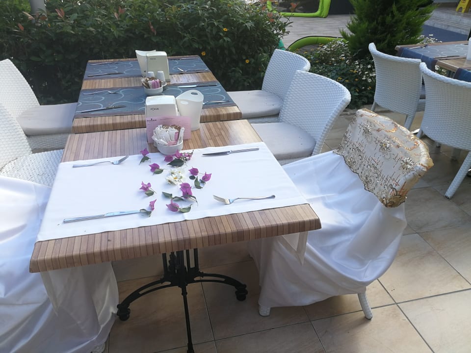 Gastro Port Side Resort Hotel