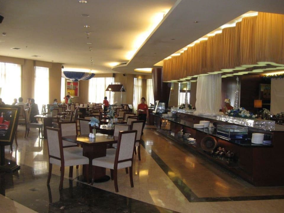 Hier gibt es das Frühstücksbuffet Hotel Aston Marina