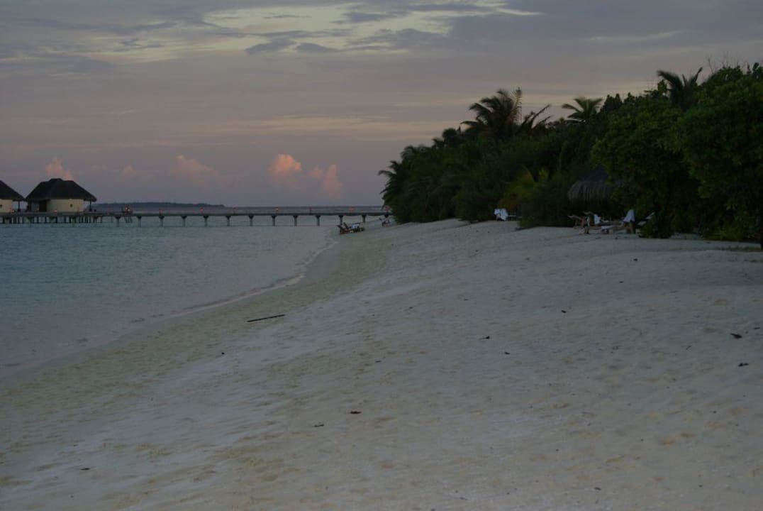 Abends am Strand! Six Senses Kanuhura