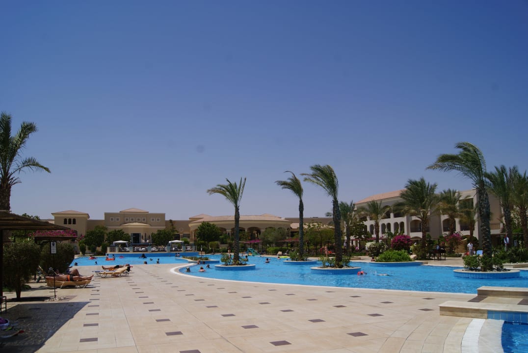 Basen nr 1 i 2 JAZ Aquamarine Resort