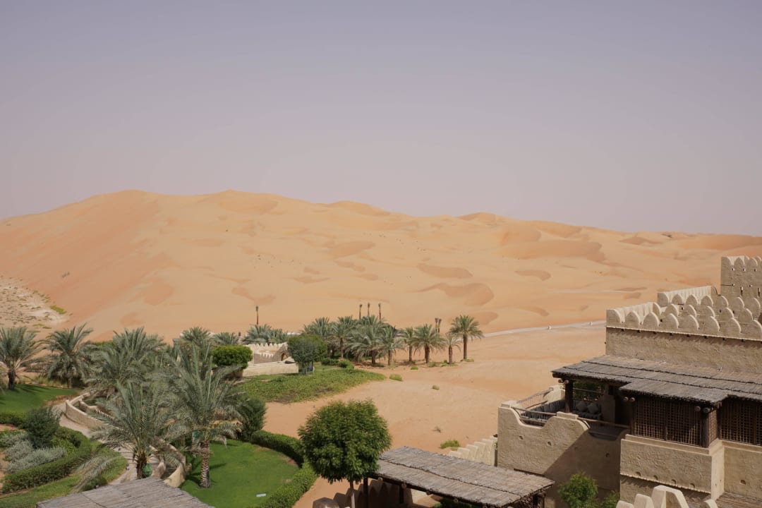 Blick auf die Wüste Qasr Al Sarab Desert Resort by Anantara