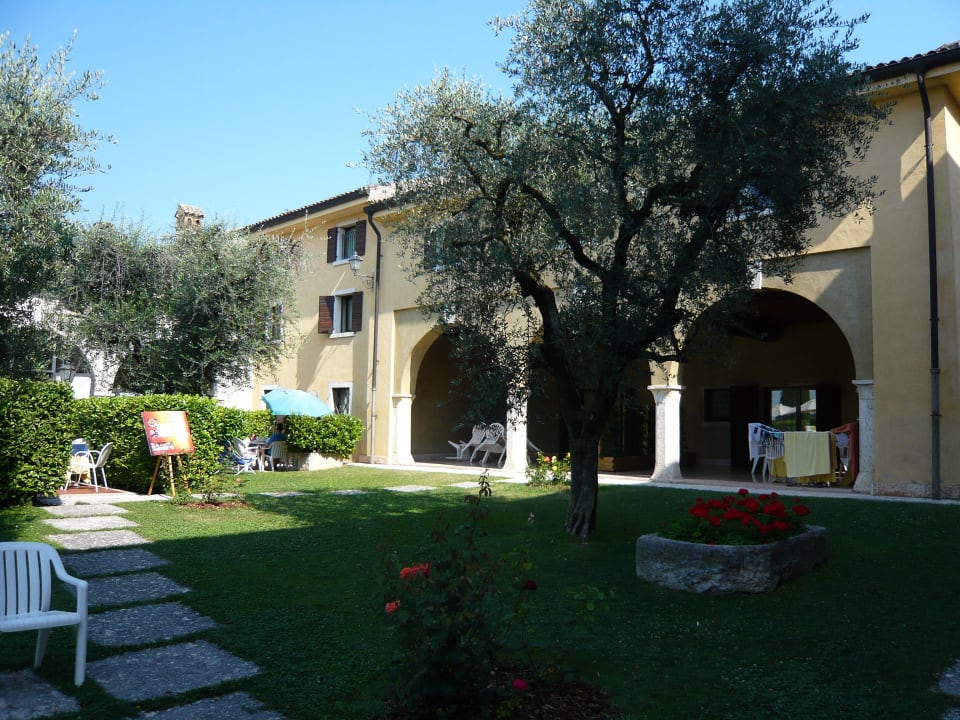 Garten mit Blick Außenterrasse Restaurant Ferienanlage La Filanda