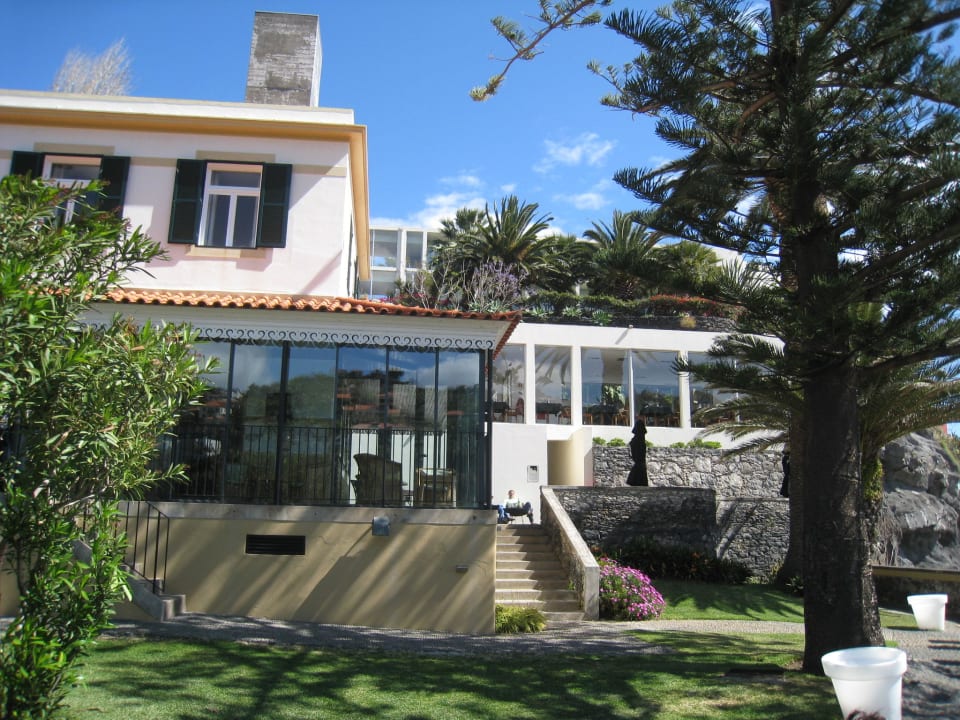 Die Bar im Vordergrund/ Speisesaal rechts Hotel Estalagem da Ponta do Sol