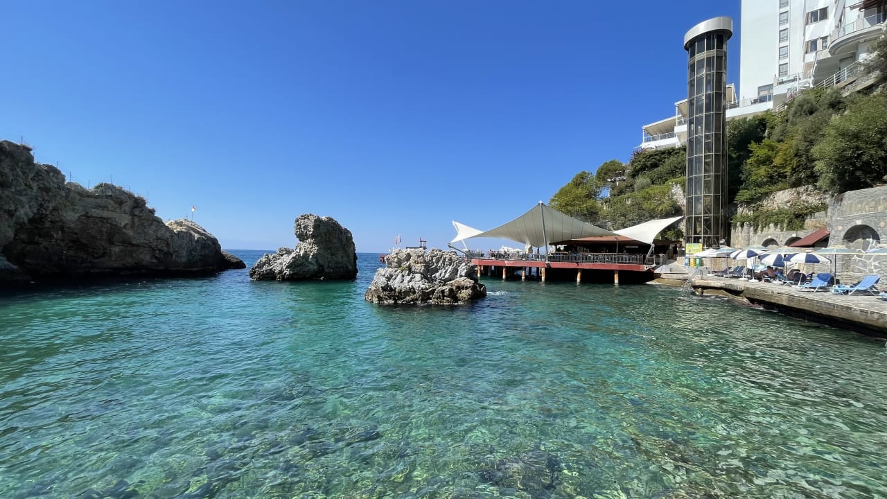 Strand Korumar Hotel De Luxe