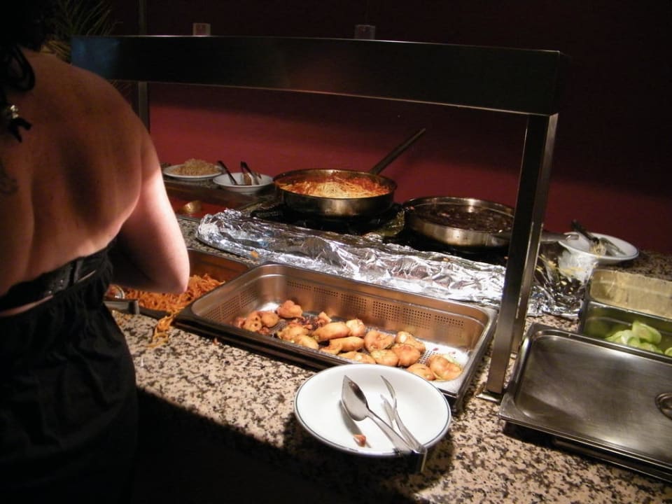 Paniertes Gemüse beim Abendessen Dar Khayam