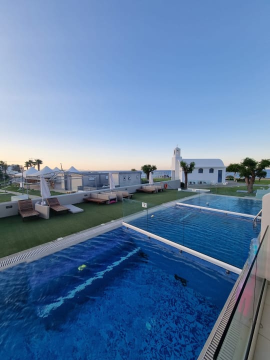 Pool Pernera Beach Hotel