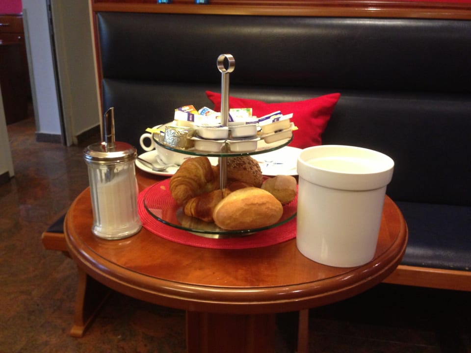 Frühstückesbüffet Hotel Little Paris