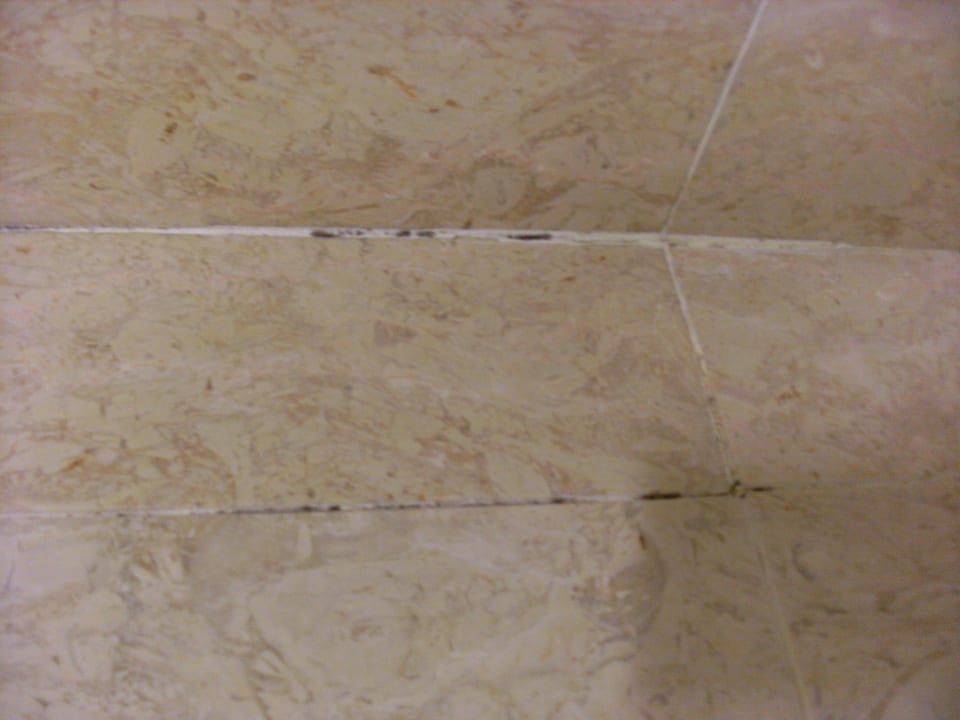 Badezimmer- Fugen in der Dusche Grand Hotel Fleming