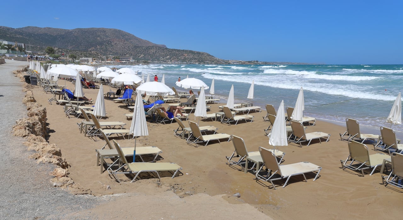 Strand Alexander Beach Hotel & Village Resort